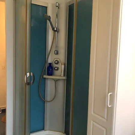 Two Bedroom 2,2km From Bus Station *